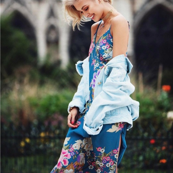 Spell And The Gypsy Blue Skies Midi Dress - Picture 2 of 9